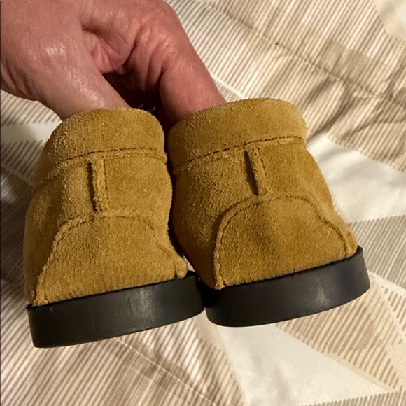 Minnetonka Tan Thunderbird Moccasins with Colorful Embroidery EUC SZ 9 - Picture 4 of 6